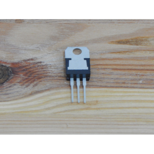 Regolatore L7805 Regolatori Di Tensione L7805CV TO220 - Confezione